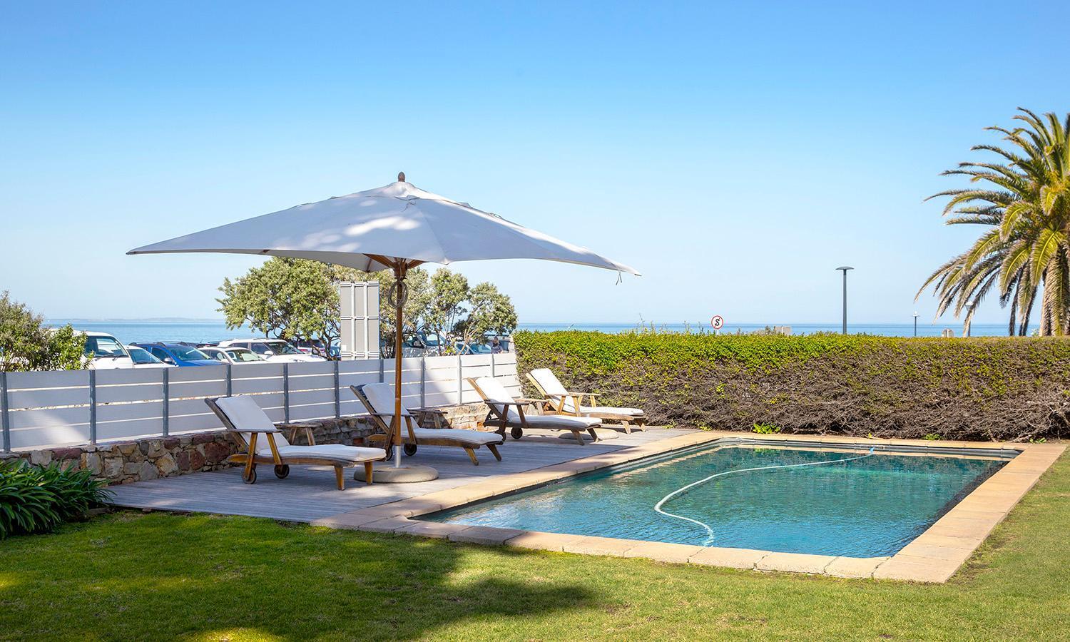 74 On Marine Apartment Hermanus Bagian luar foto