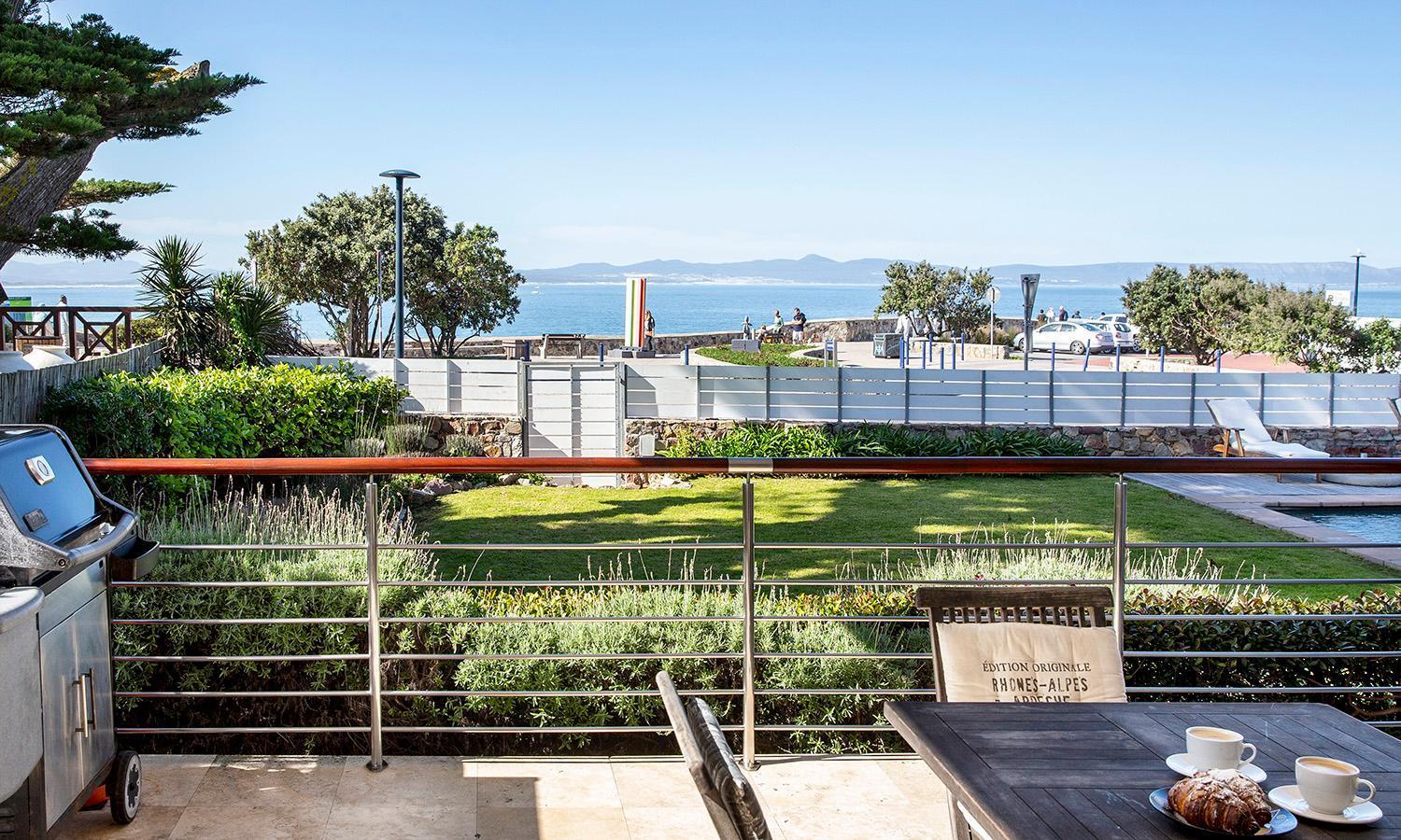74 On Marine Apartment Hermanus Bagian luar foto