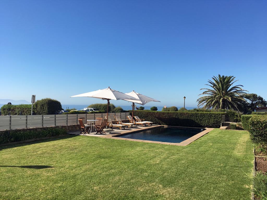 74 On Marine Apartment Hermanus Bagian luar foto