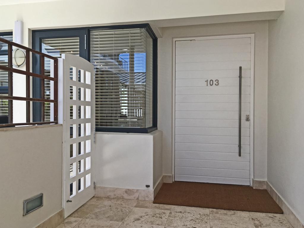 74 On Marine Apartment Hermanus Bagian luar foto