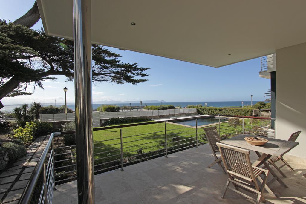 74 On Marine Apartment Hermanus Bagian luar foto