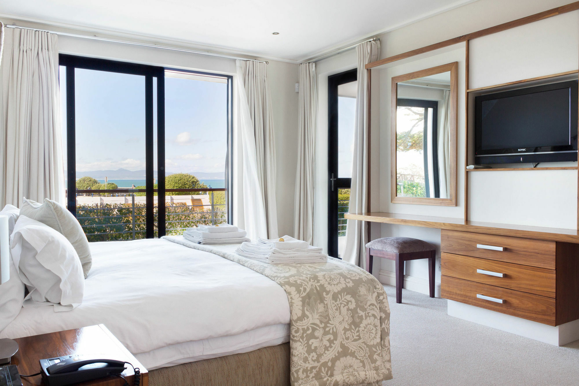 74 On Marine Apartment Hermanus Bagian luar foto
